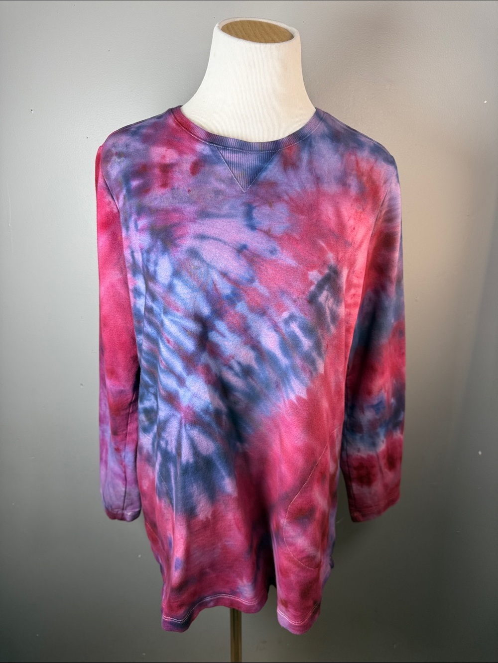 Tie-Dye Crewneck Sweatshirt - Pink & Blue